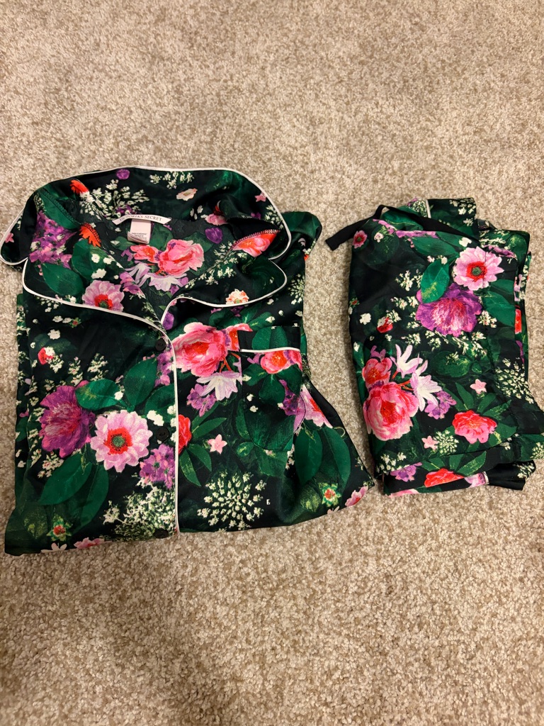 Nwot Victoria’s Secret Green Floral Satin Pajama Pj Set Moody Floral Sz Medium